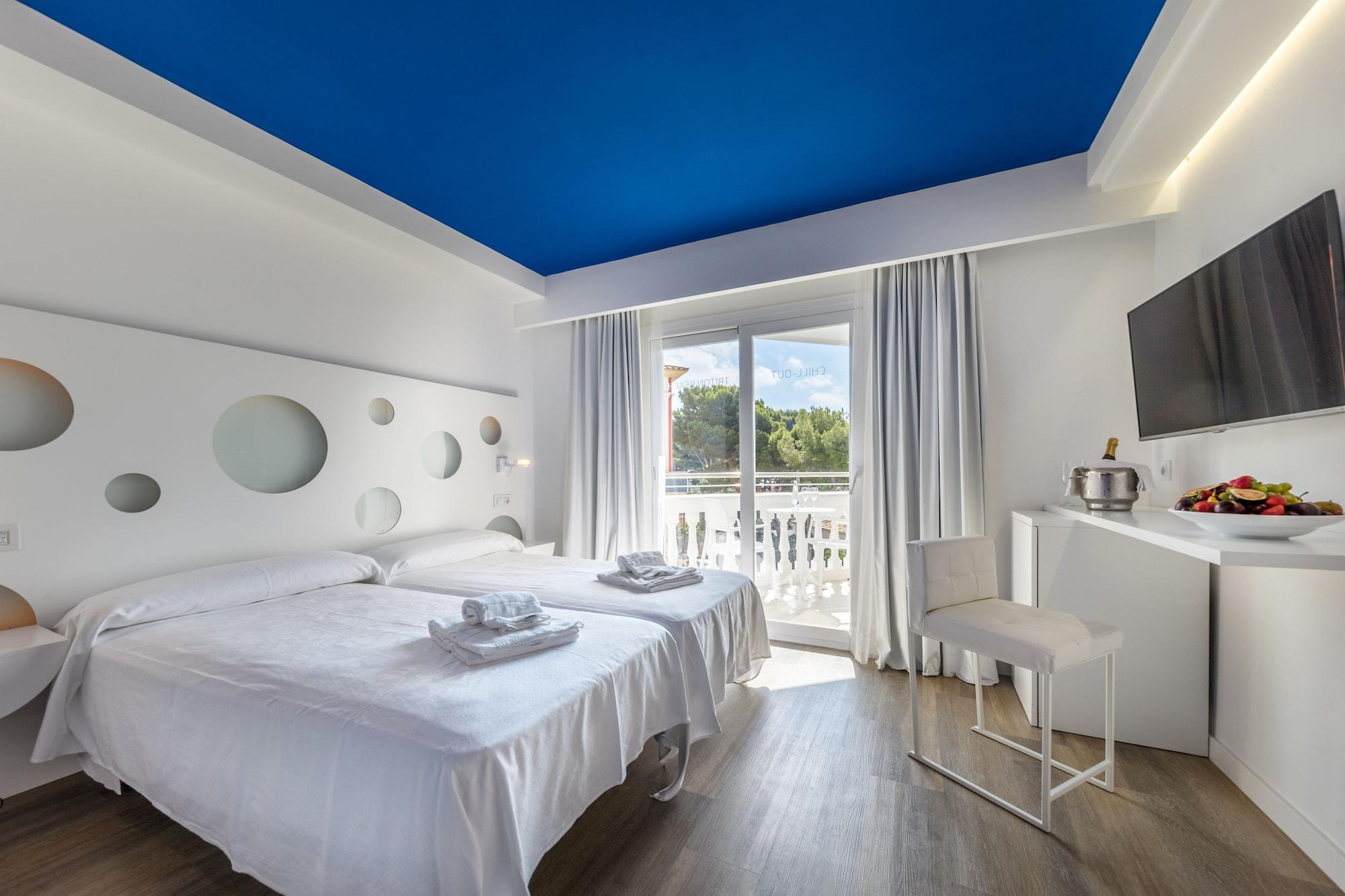 Welikehotel Triton Beach (Adults Only) Кала Ратьяда Экстерьер фото